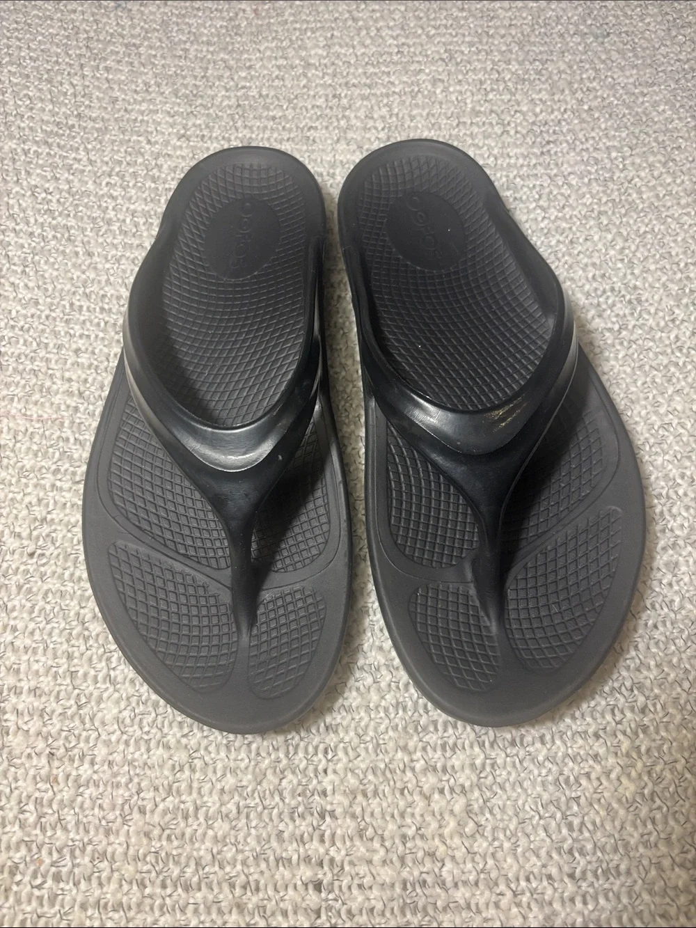 OOFOS Black Recovery Flip-Flop Sandals W8